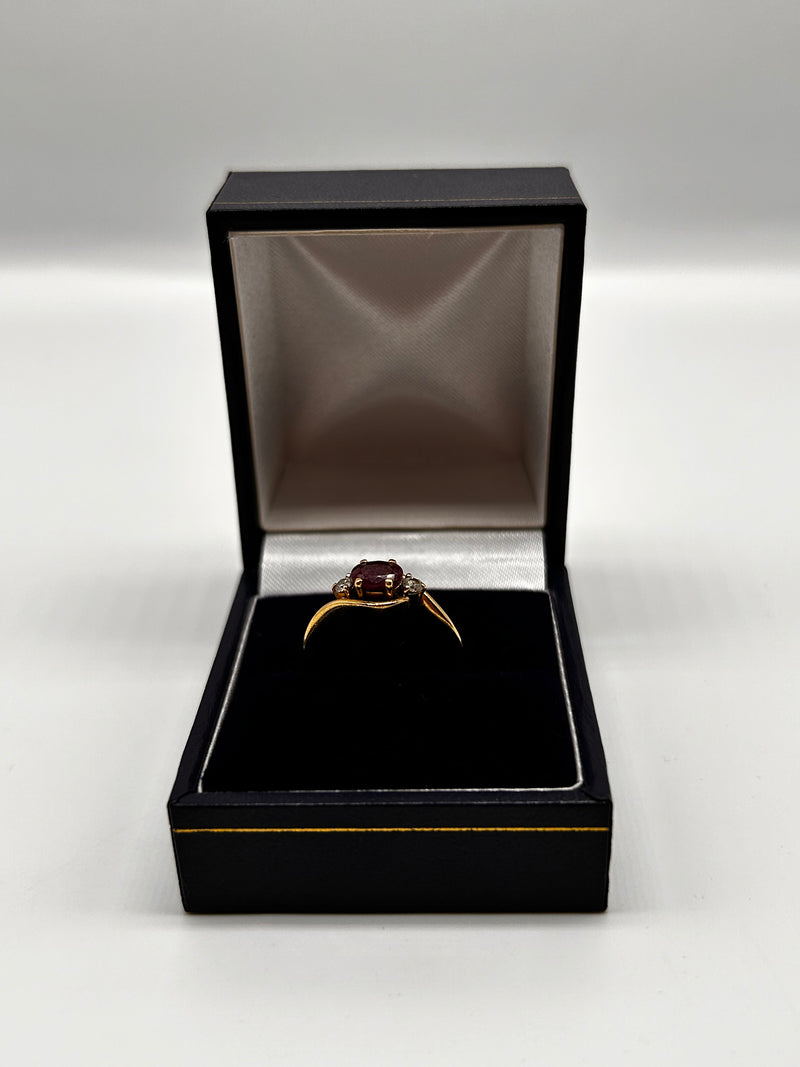18ct Gold Diamond Ruby Ring